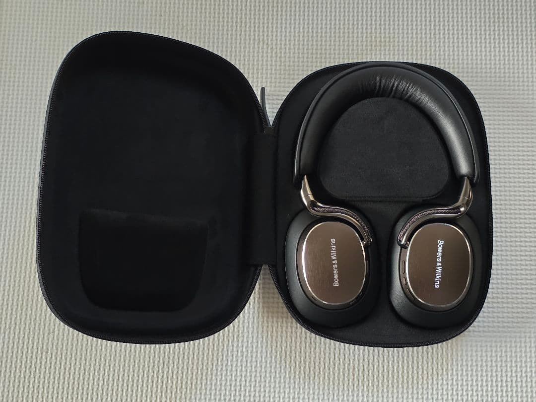 Bowers & Wilkins Px8 S2 オニキス・ブラック
