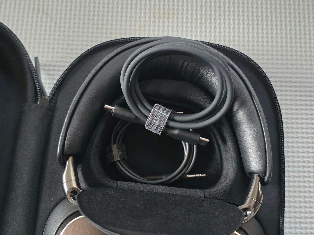 Bowers & Wilkins Px8 S2 オニキス・ブラック