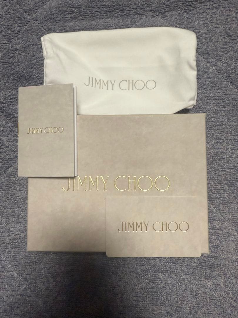 JIMMY CHOO ジミーチュウ　星型スタッズ 二つ折り財布