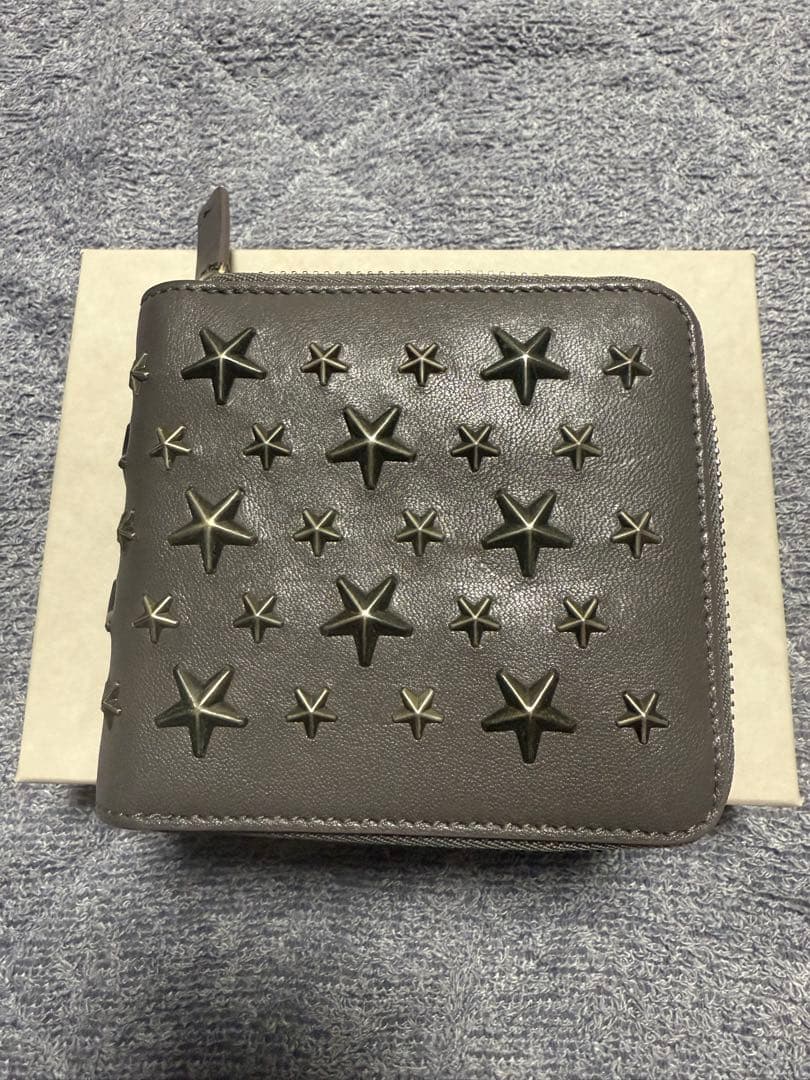 JIMMY CHOO ジミーチュウ　星型スタッズ 二つ折り財布