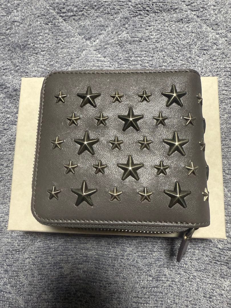 JIMMY CHOO ジミーチュウ　星型スタッズ 二つ折り財布