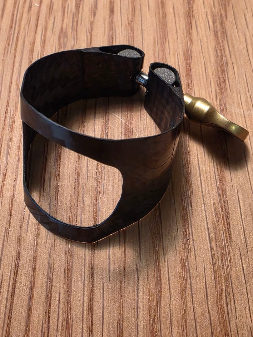 アルト用リガチャー カーボン