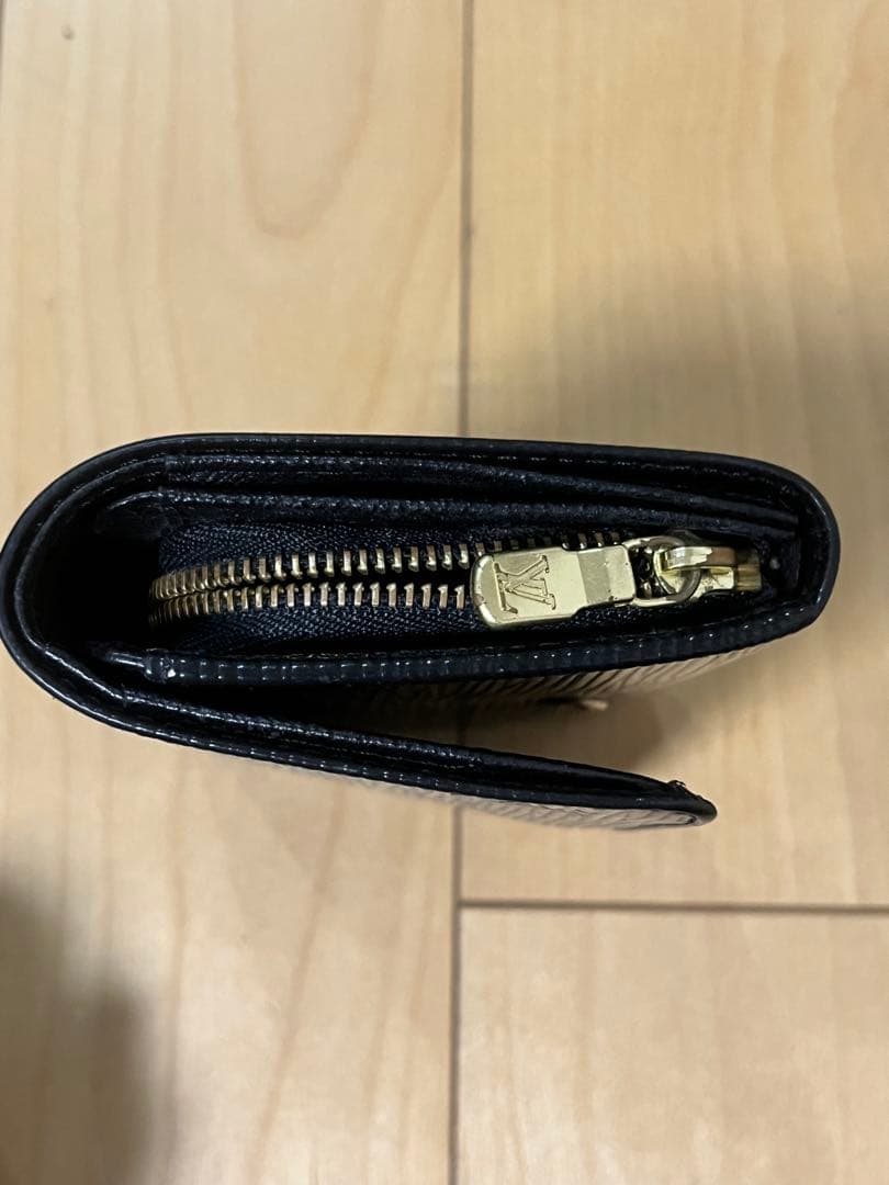 ルイ・ヴィトン　エピ　二つ折り財布