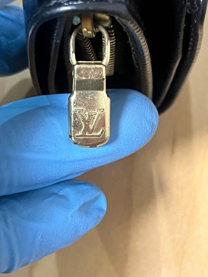 ルイ・ヴィトン　エピ　二つ折り財布