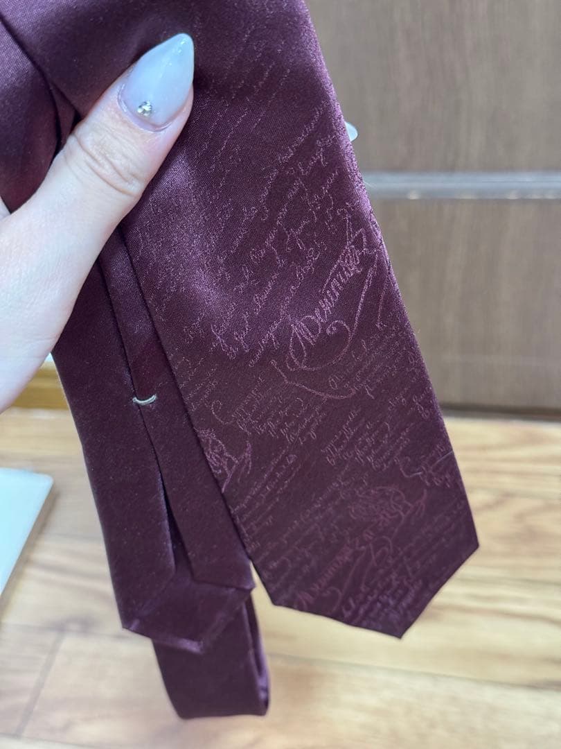 ベルルッティ バーガンディ エンボス加工 ネクタイ