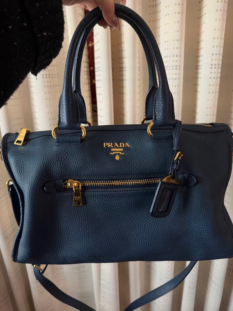 PRADA ネイビー レザー ショルダーバッグ
