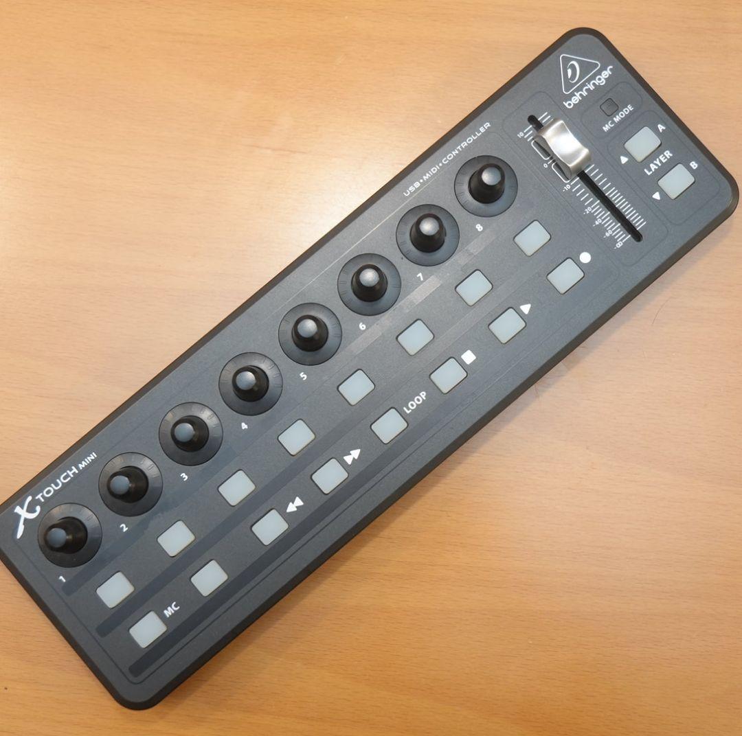 Behringer X-TOUCH MINI MIDIコントローラー