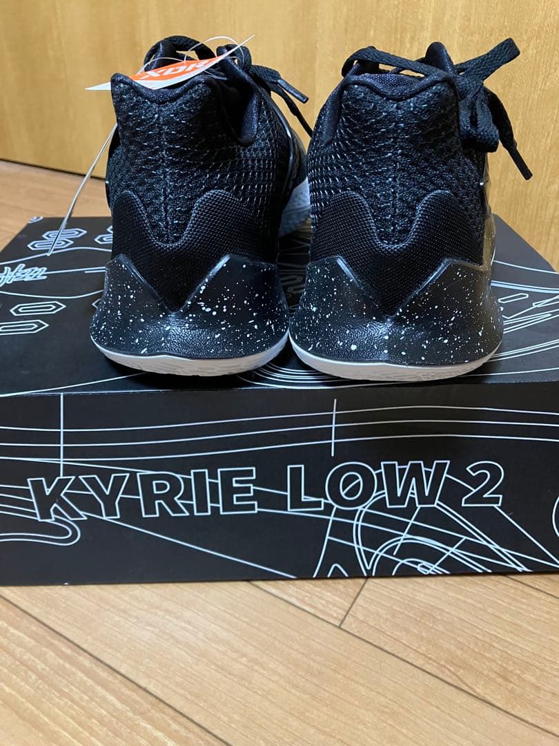 【新品未使用】ナイキ カイリー ロー 2 EPブラック/シルバー 28.0cm