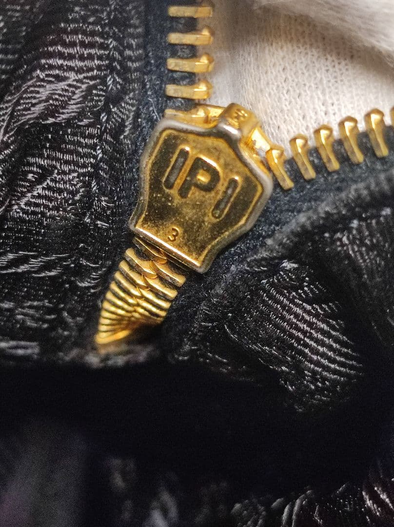 美品 PRADA Tessuto Catena ブラックハンドバッグ