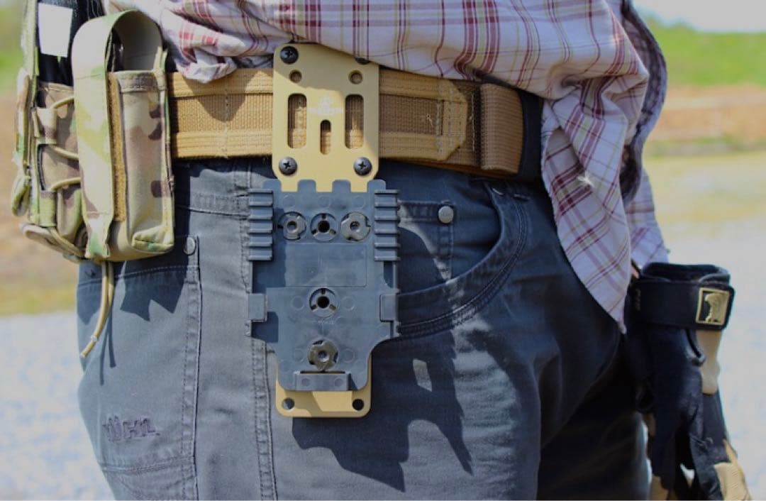 True North Concepts モジュラーホルスターアダプター FDE