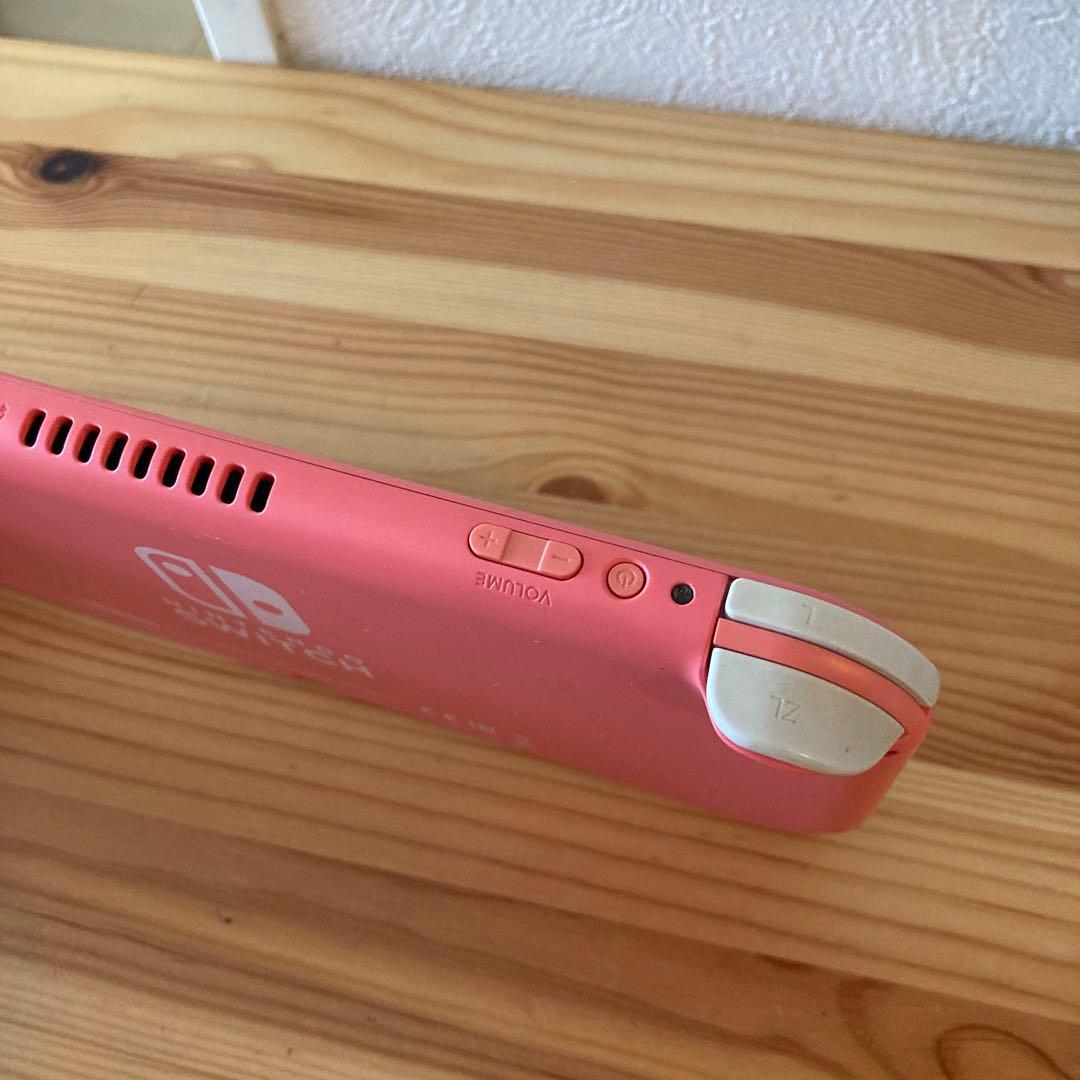 任天堂スイッチライト コーラル　難あり