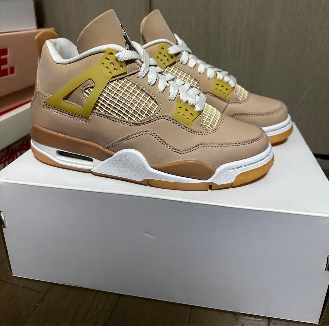 新品未使用　Nike AIR JORDAN 4 RETRO ナイキ