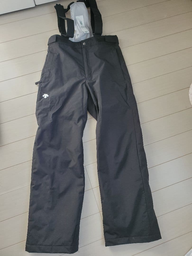 DESCENTE スキーウェア　上下セット　調整機能付き　150