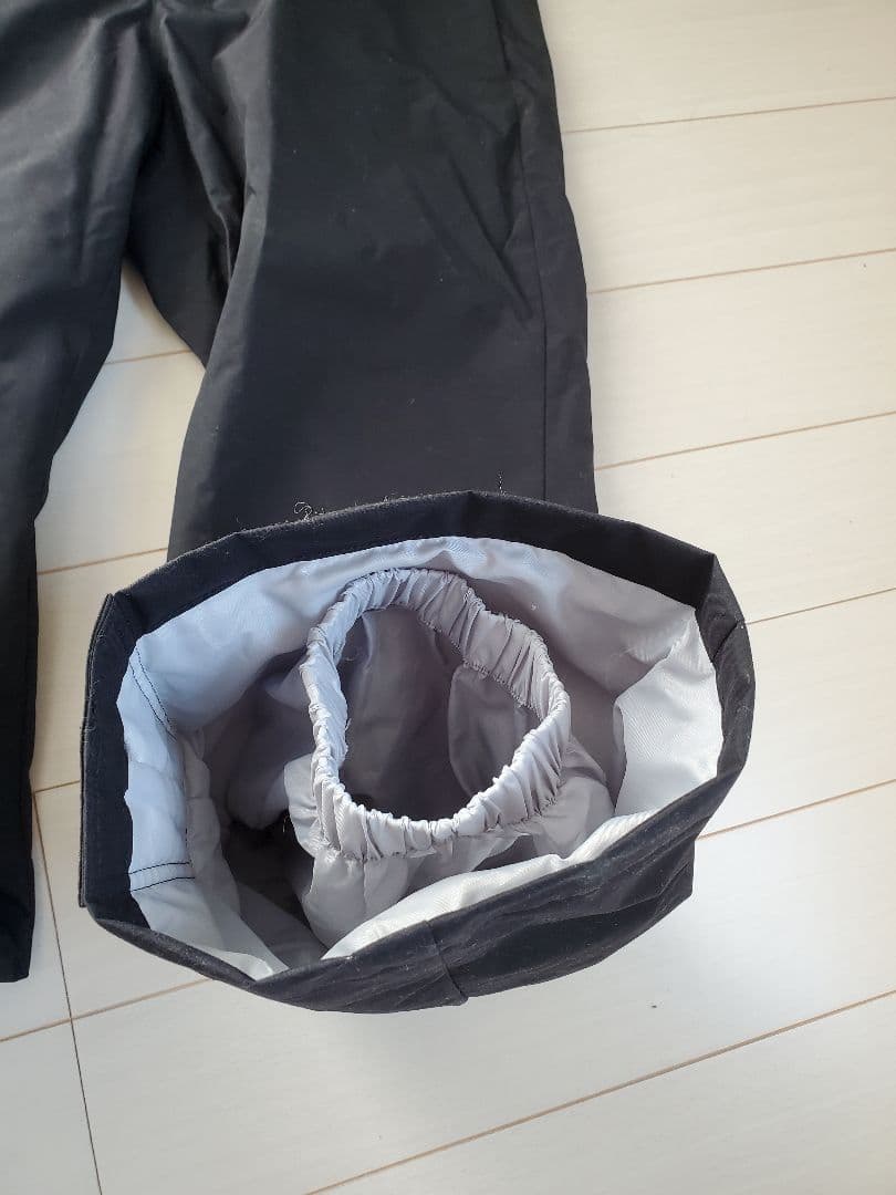 DESCENTE スキーウェア　上下セット　調整機能付き　150