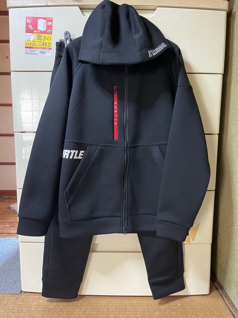 BURTLE エアーテックフーデイ上下セットアップ　ブラック　Lサイズ