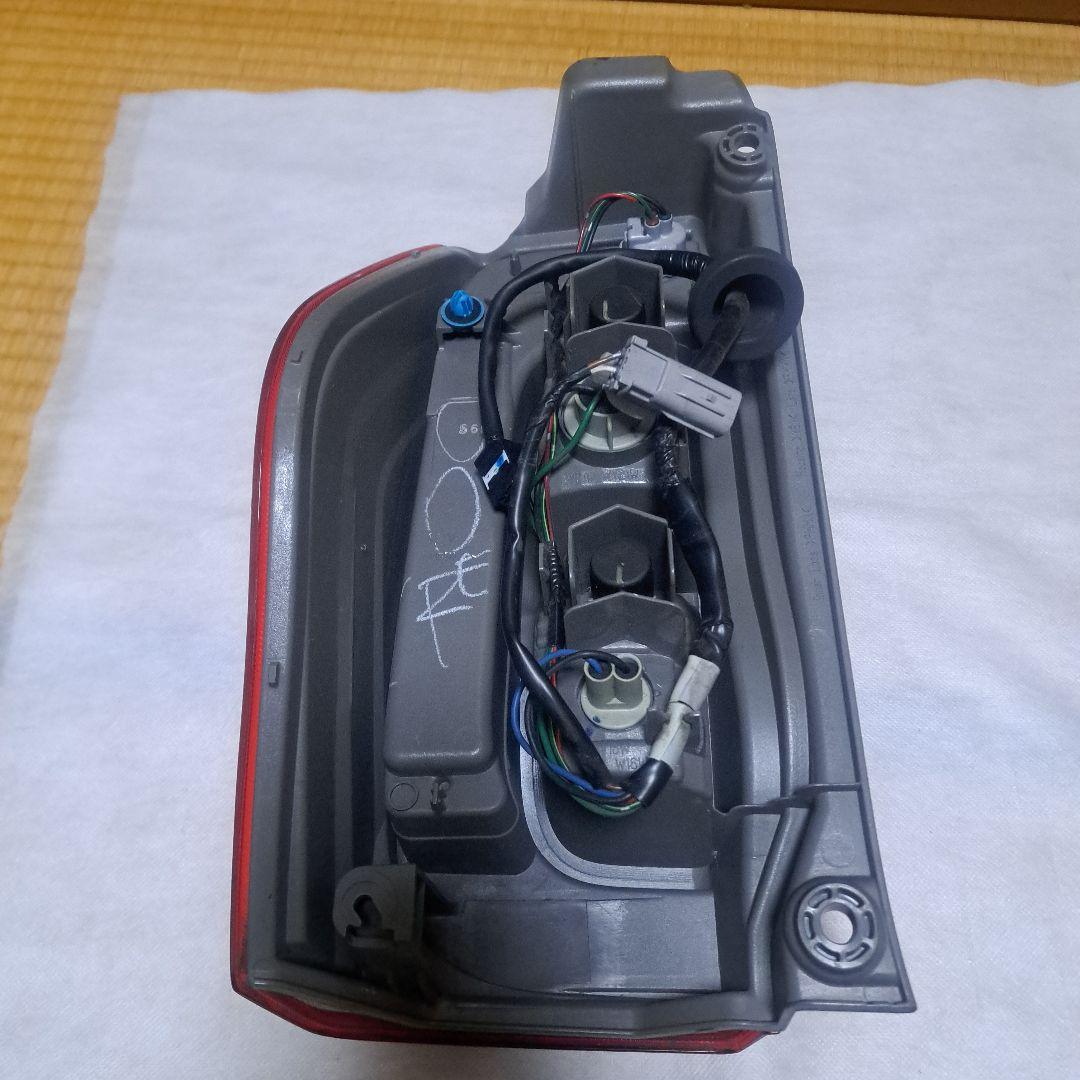 ダイハツ★タント★タントカスタム★LA600S ★LED テールランプ★右★良品
