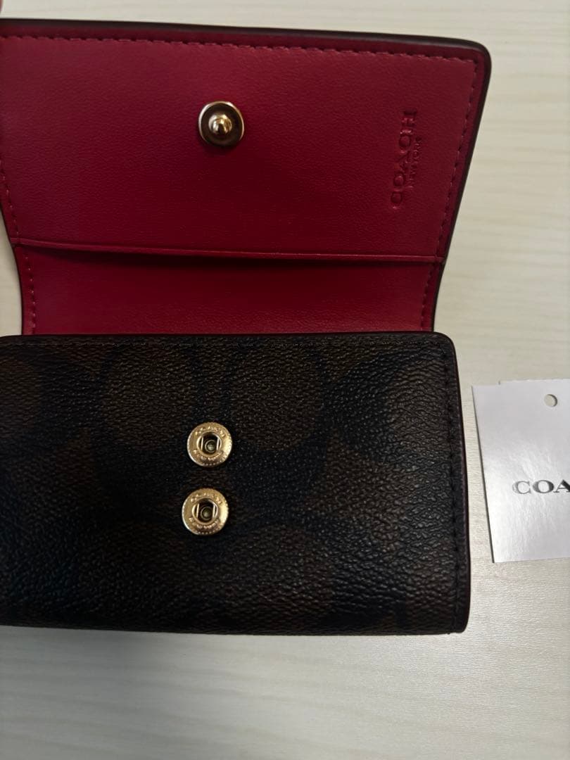 COACH レザーキーケース 茶　赤