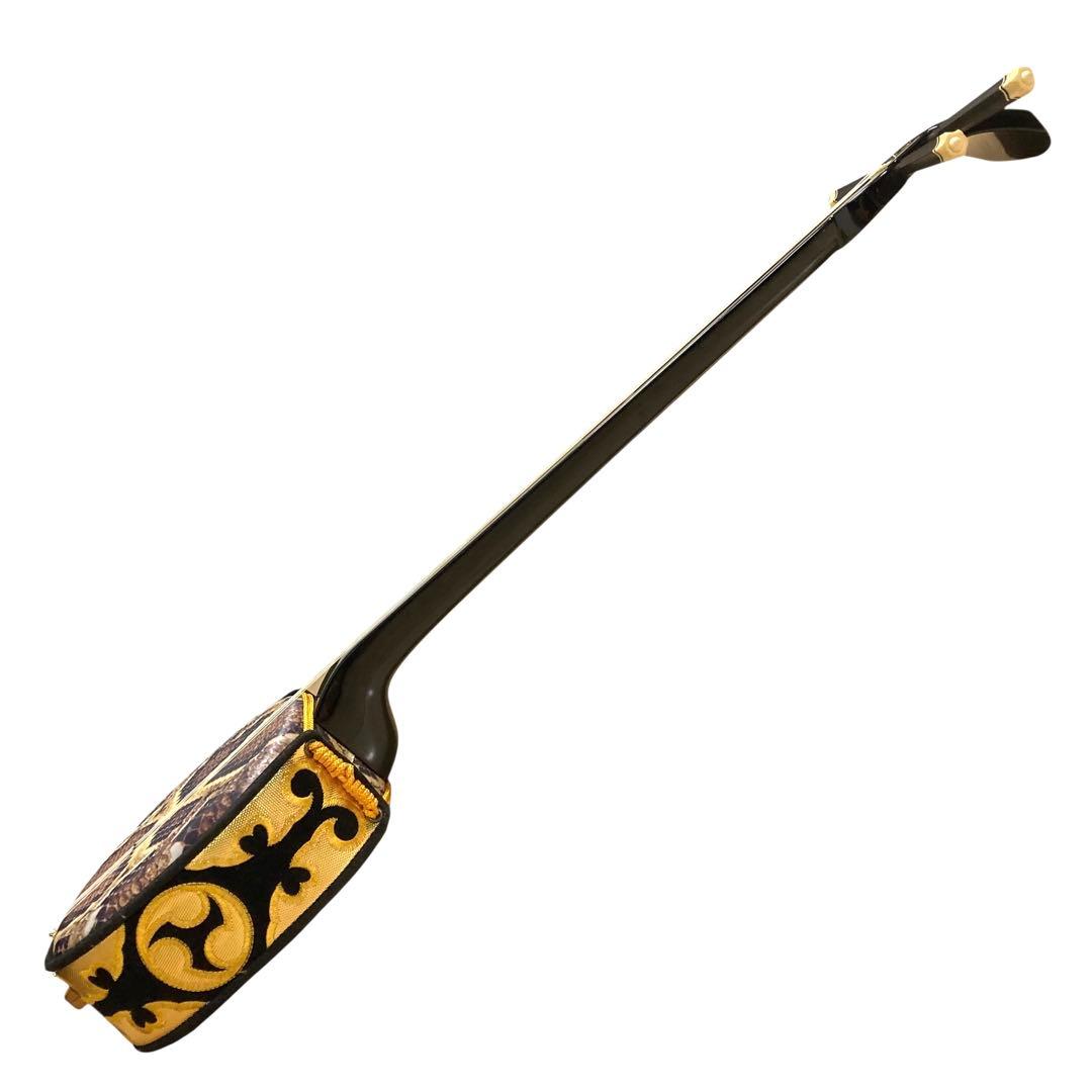 ✨付属品多数✨ 沖縄 三線 特上 人工皮革 蛇柄 ソフトケースや替弦など付属！