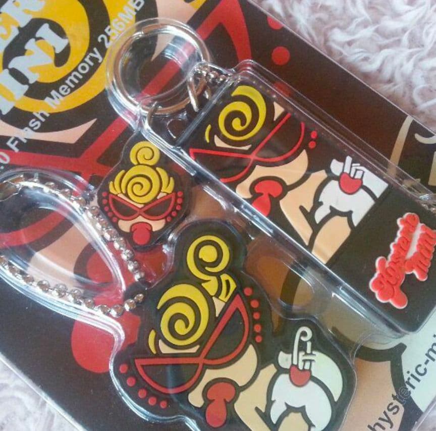 ヒステリックミニ キーホルダー ＆ USB ♪