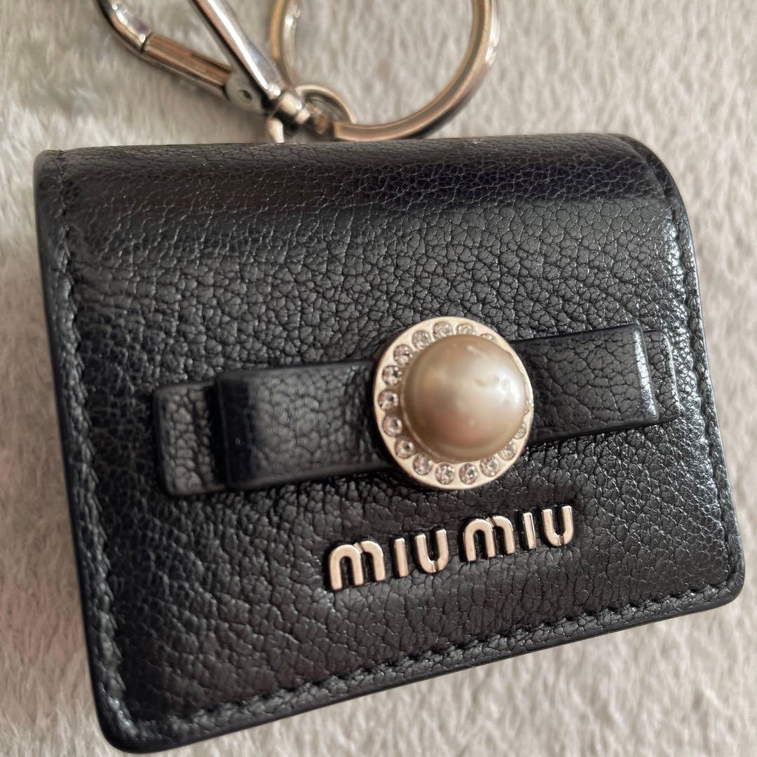 miu miu AirPodsケース