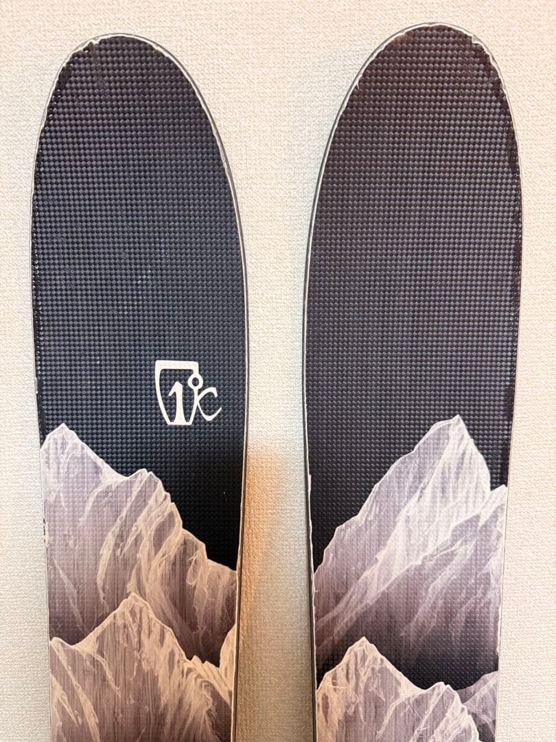 ICELANTIC スキー ビンディング、シール付き
