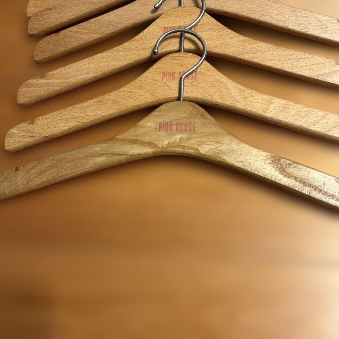ピンクハウスハンガー13本セット　超美品 天然木にピンクのロゴ