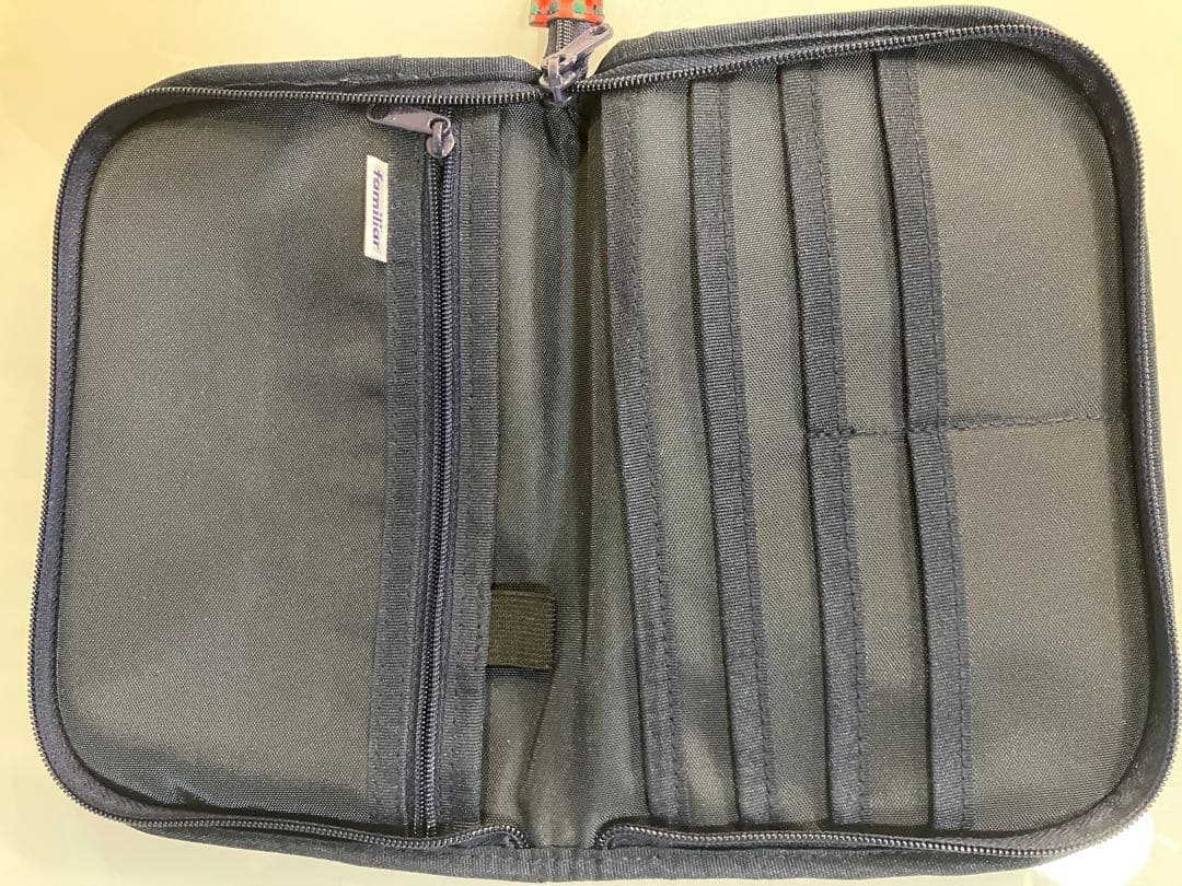 限定セール　極美品　ファミリア　母子手帳ケース　完売品　001サイズ　A6版対応