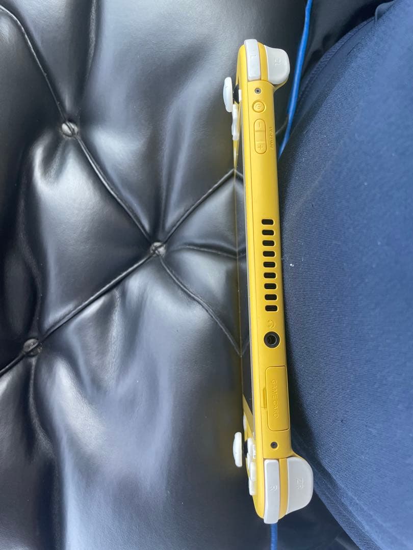 ア*ュ様 Nintendo Switch Lite イエロー　ジャンク品