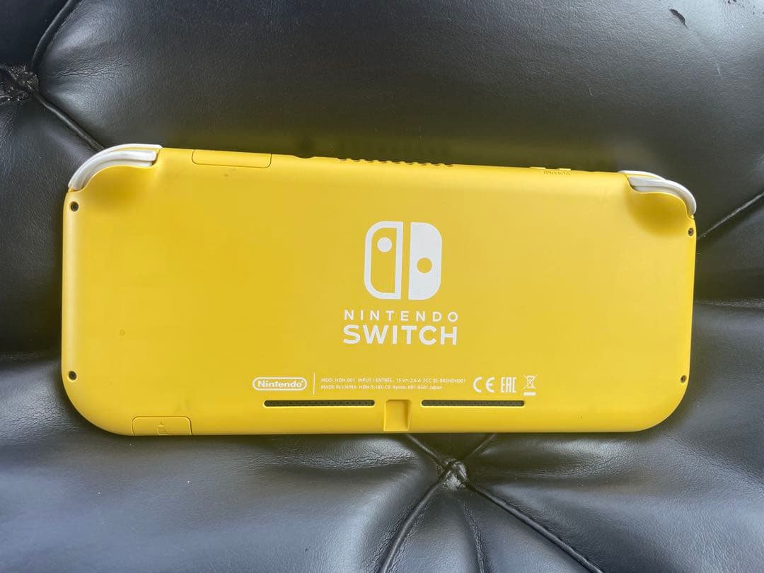 ア*ュ様 Nintendo Switch Lite イエロー　ジャンク品