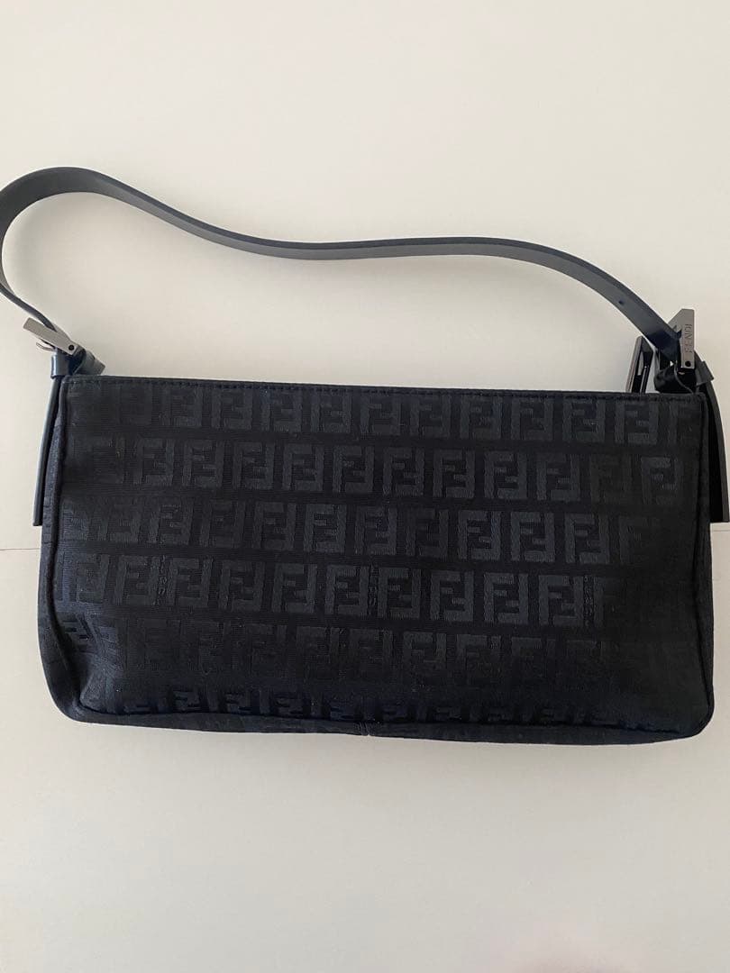 FENDI ズッキーノ　ズッカ柄　アクセサリーポーチ　ブラック