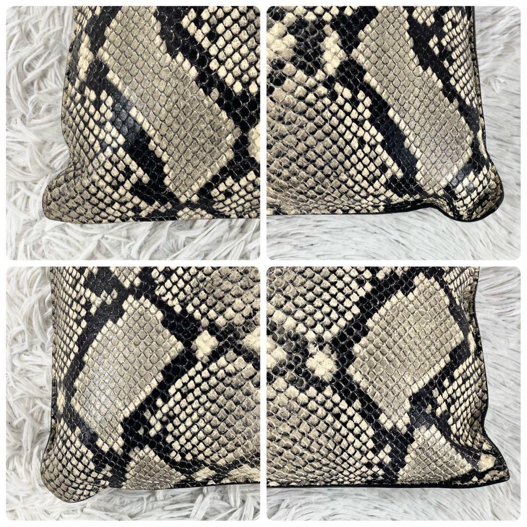 美品 メゾンマルジェラ レザー クラッチバッグ パイソン 4ステッチ グレー