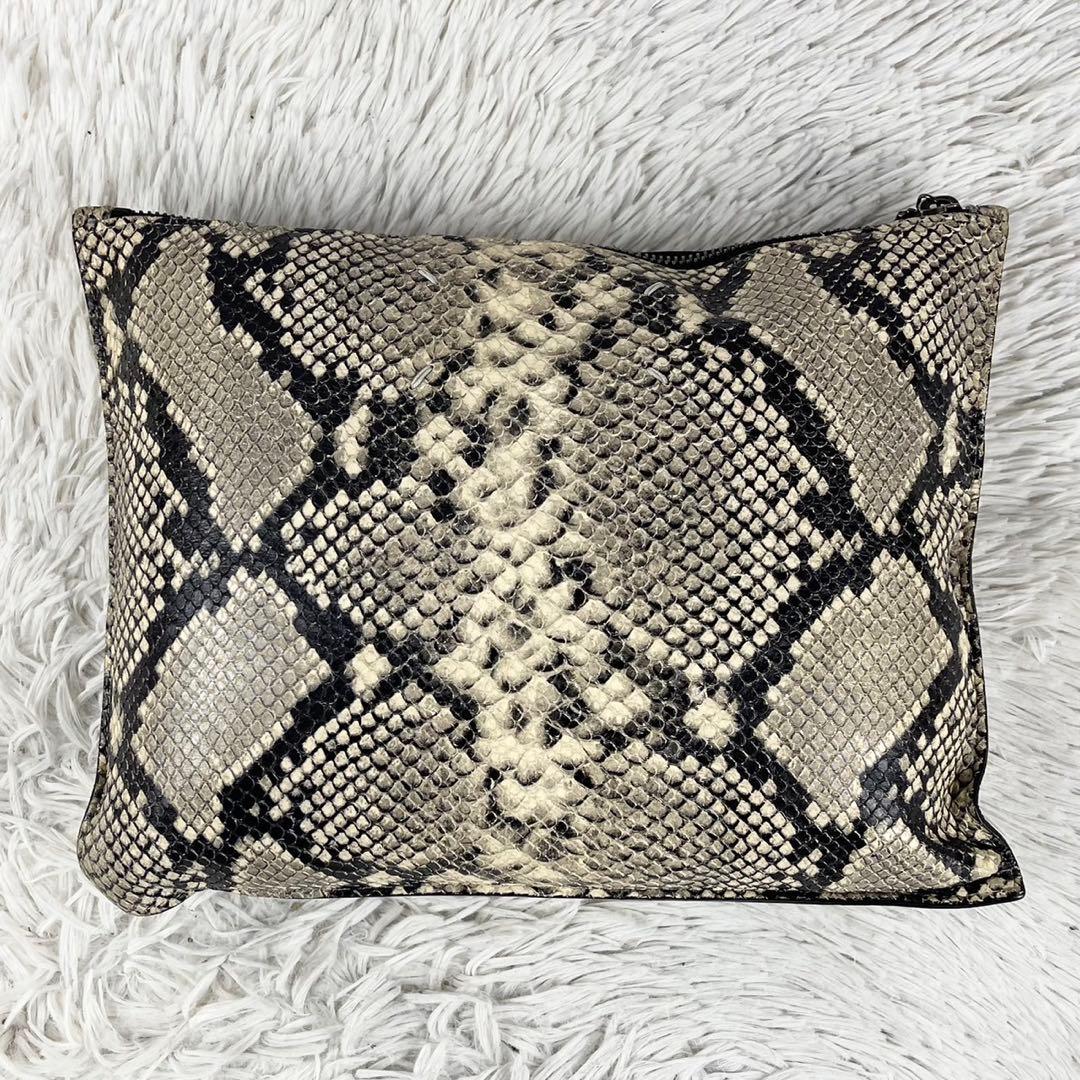 美品 メゾンマルジェラ レザー クラッチバッグ パイソン 4ステッチ グレー