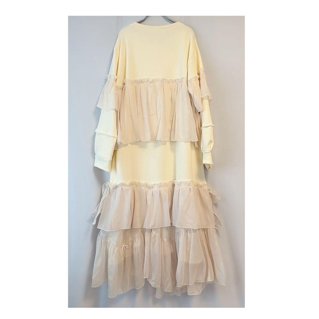 ③スウェットクリームホワイト×シャイニーシフォン フリルワンピース　大きいサイズ