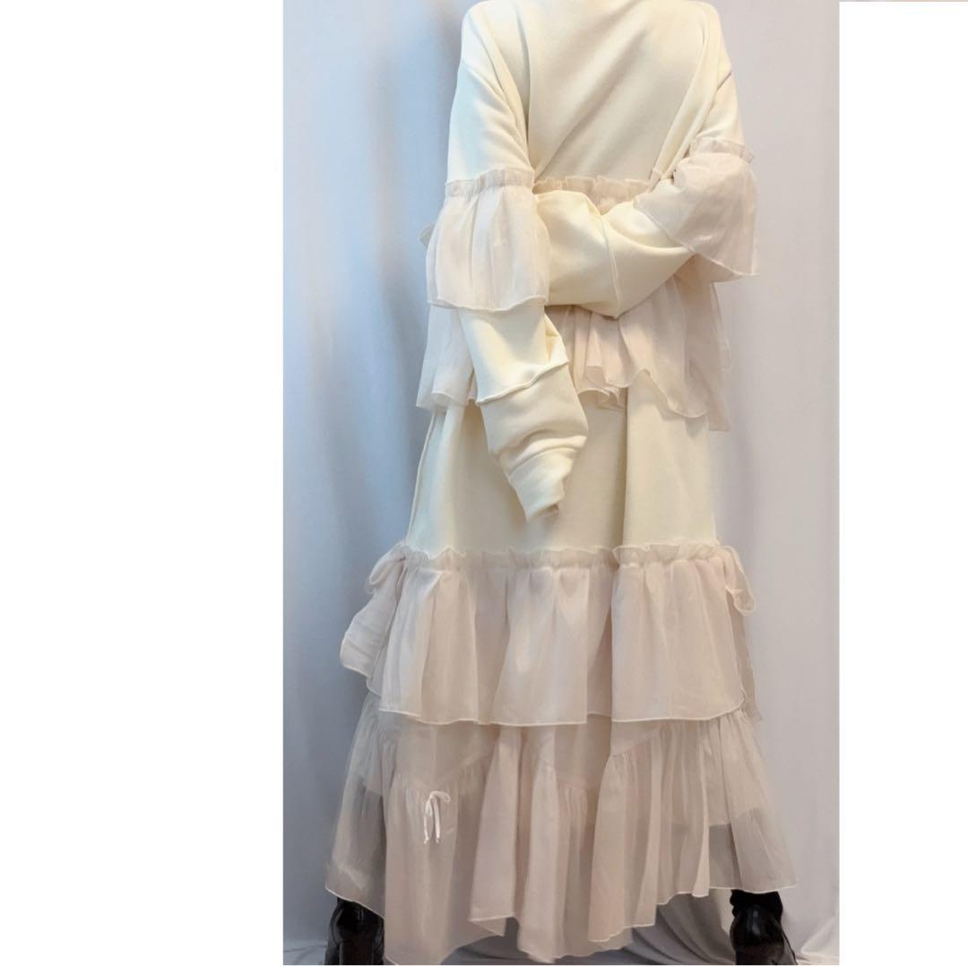 ③スウェットクリームホワイト×シャイニーシフォン フリルワンピース　大きいサイズ