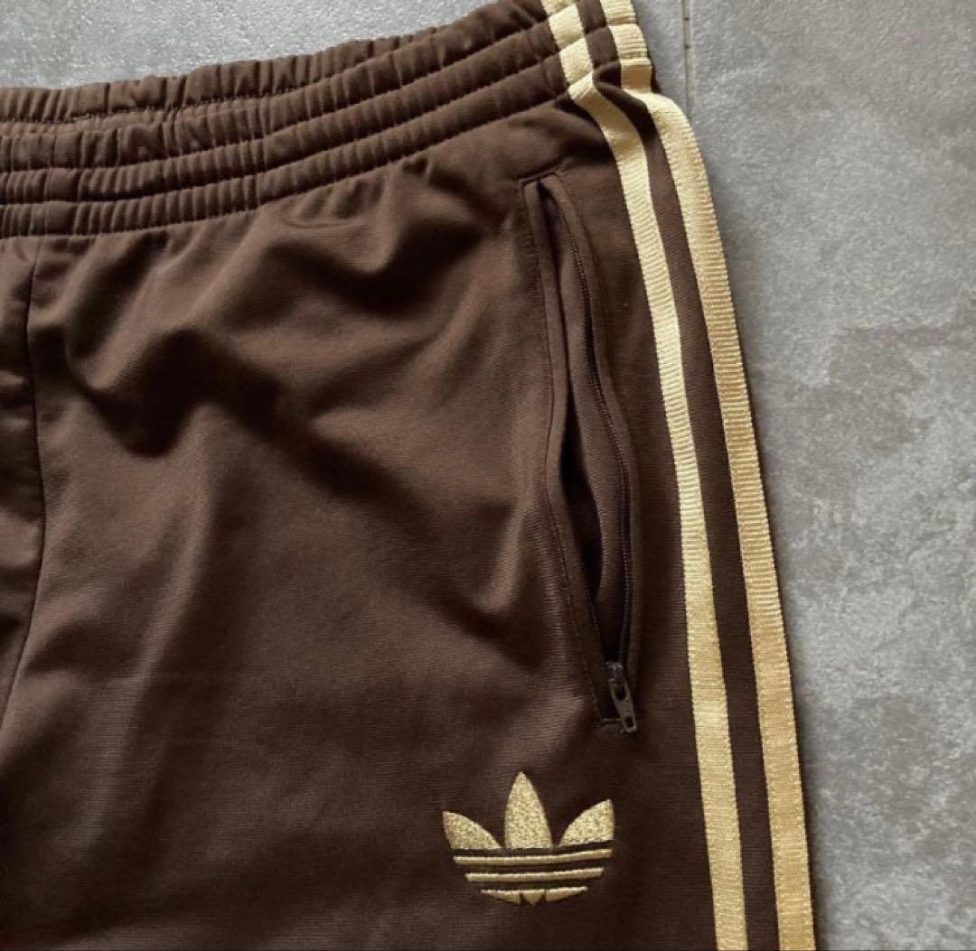 adidas ブラウン ジャージ セットアップ
