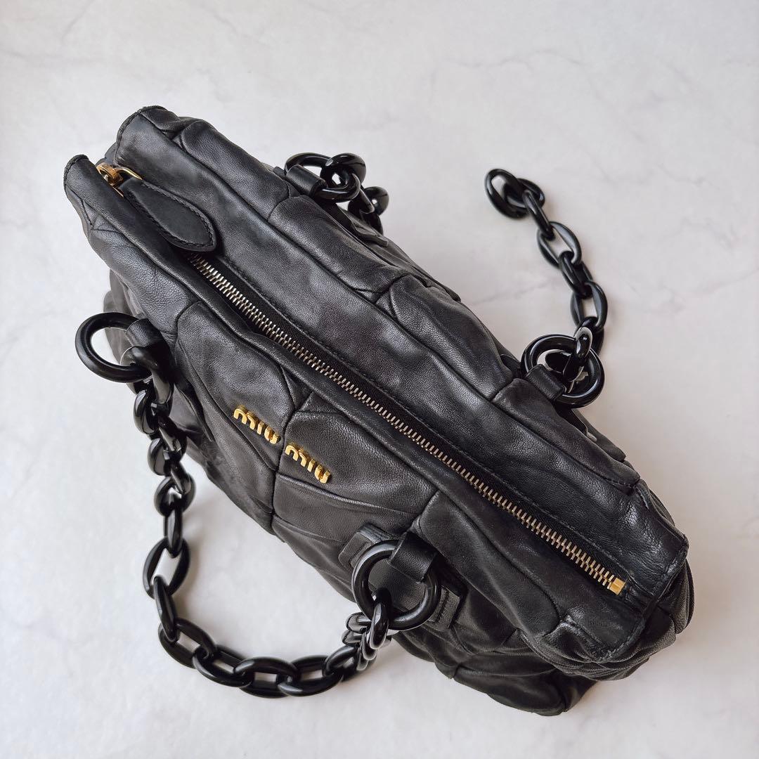 MIUMIU ブラックレザー キルティング チェーン 黒 ショルダーバッグ