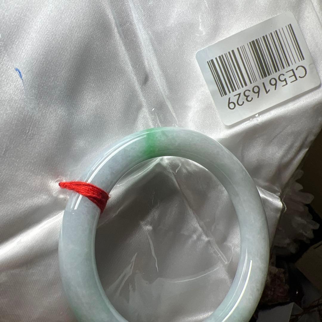 翡翠 バングル 陽緑花柄丸型バングル　〜56.5