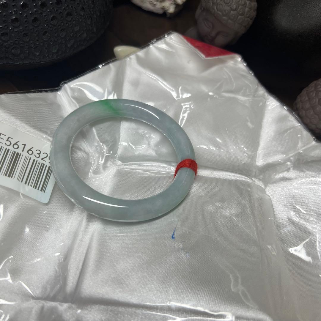 翡翠 バングル 陽緑花柄丸型バングル　〜56.5