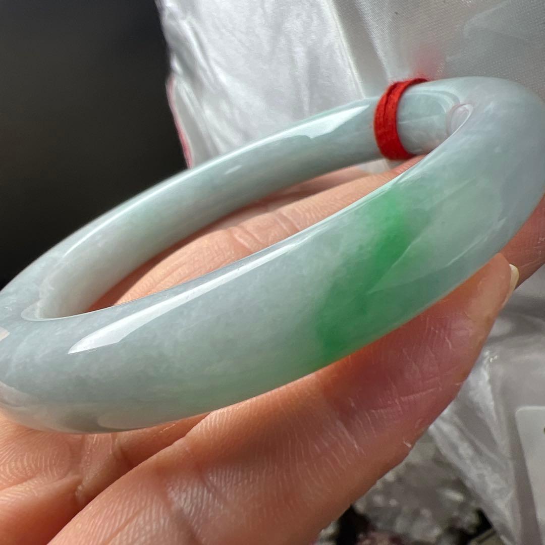 翡翠 バングル 陽緑花柄丸型バングル　〜56.5