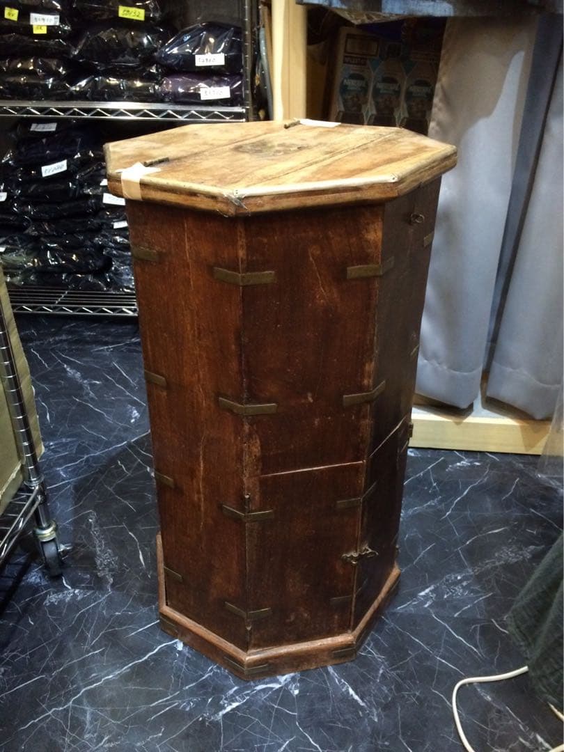 木製八角形アンティーク収納家具