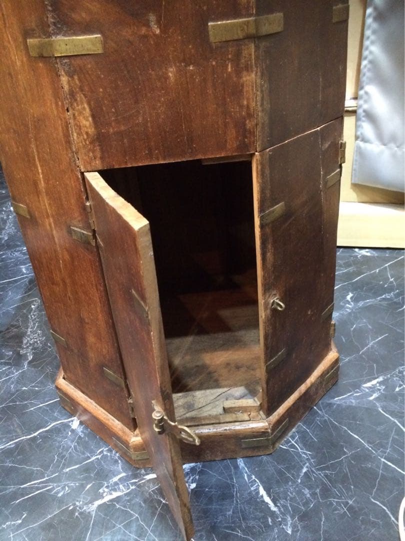 木製八角形アンティーク収納家具