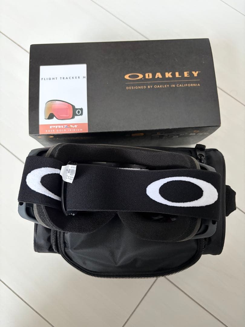 【新品】OAKLEY スノーゴーグル Flight Tracker Mレディース