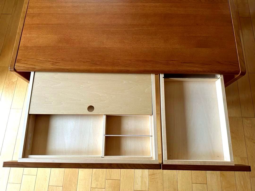 カリモク　【 学習机 】 デスクのみの商品　美品　　引き出しあり　送料込み