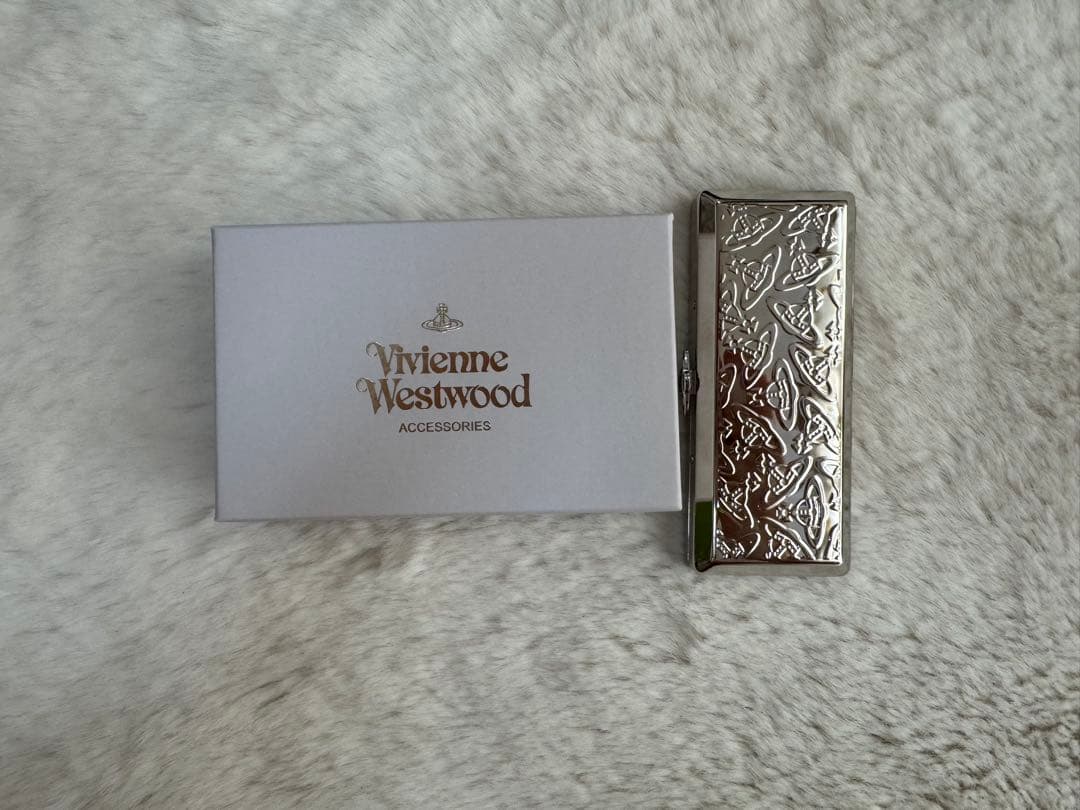 【にゃんこ】Vivienne Westwood メタルケース