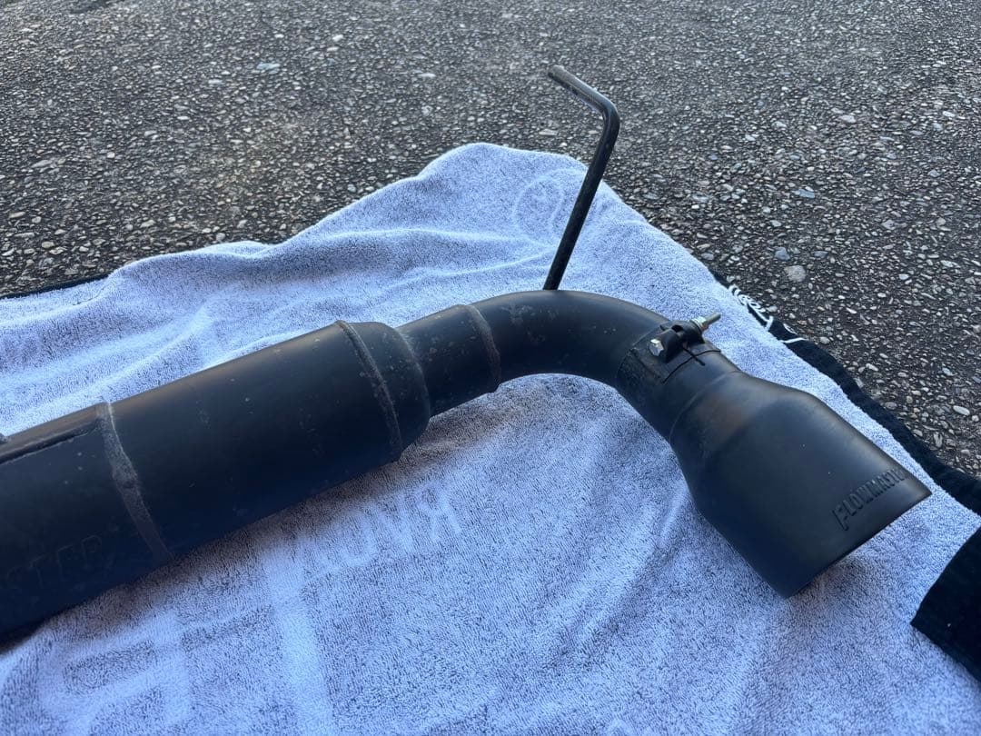 ラングラー　マフラー FLOW MASTER OUTLAW