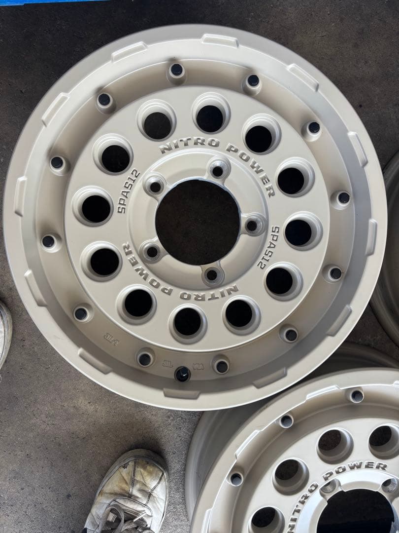 ジムニー用H12ショットガン 16インチ ホイール 4個セット展示品