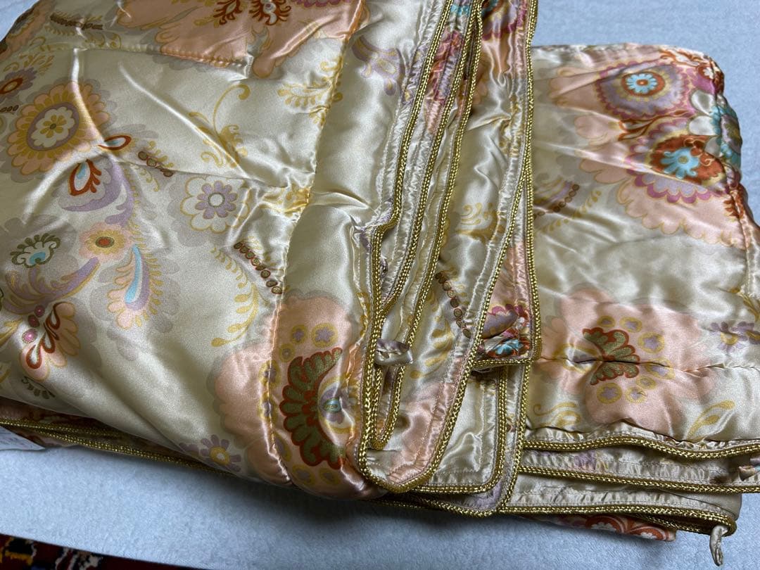 シルク真綿布団（側も全てシルク）100%