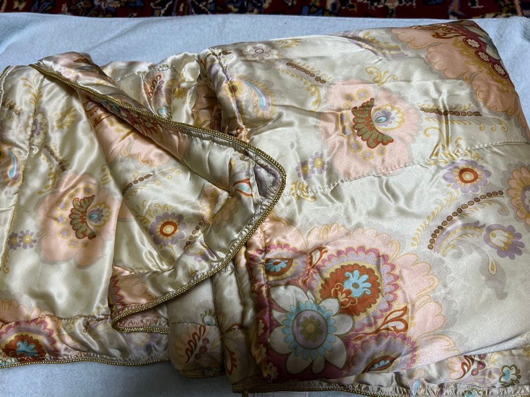 シルク真綿布団（側も全てシルク）100%