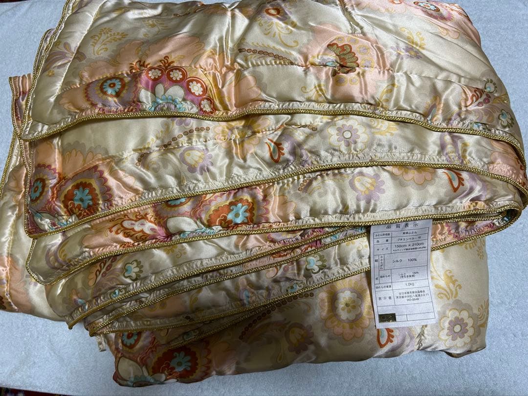 シルク真綿布団（側も全てシルク）100%