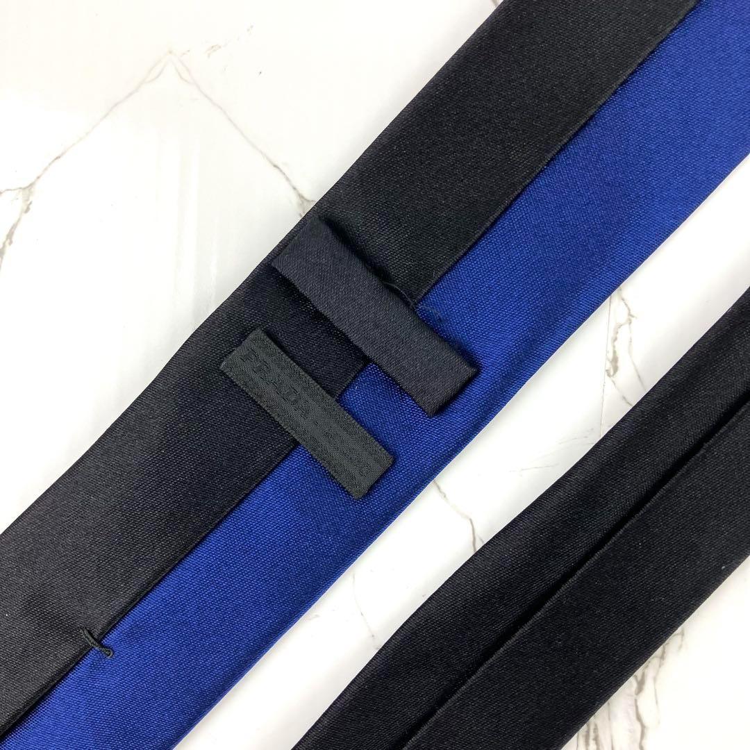 ゆうこ　美品　プラダ　ネクタイ　ナロータイ　マルチカラー　ブルー　ブラック